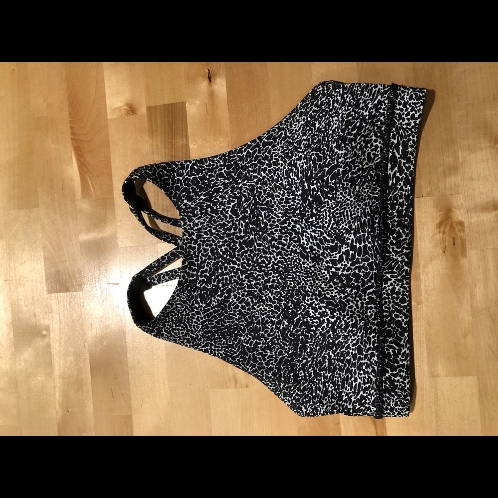 Lululemon Energy Bra *high neck Size 6